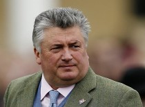 Paul Nicholls pomýšlí na Gold Cup